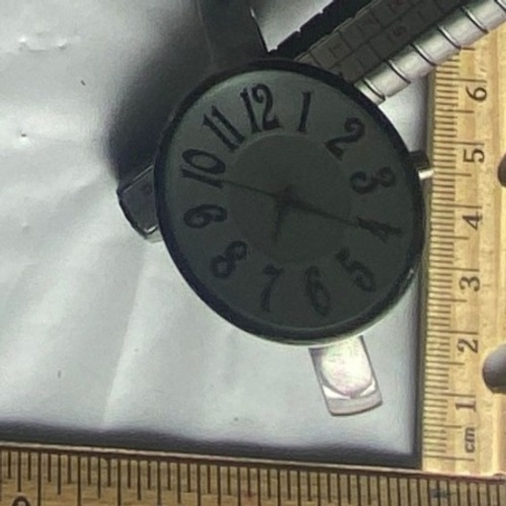 Classic‎ Analog Wristwatch Black Face Metal Band